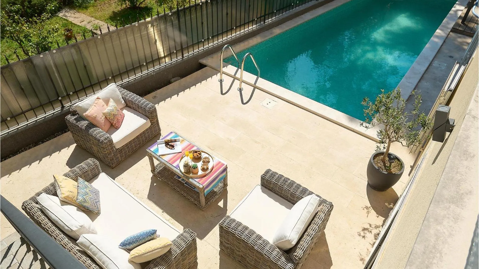 Semesterbostad Stunning Home In Split With House Sea View