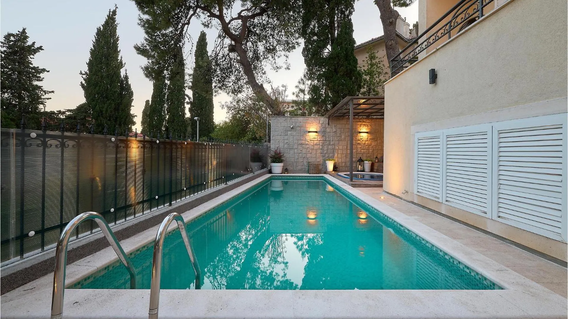 Stunning Home In Split With House Sea View Semesterbostad